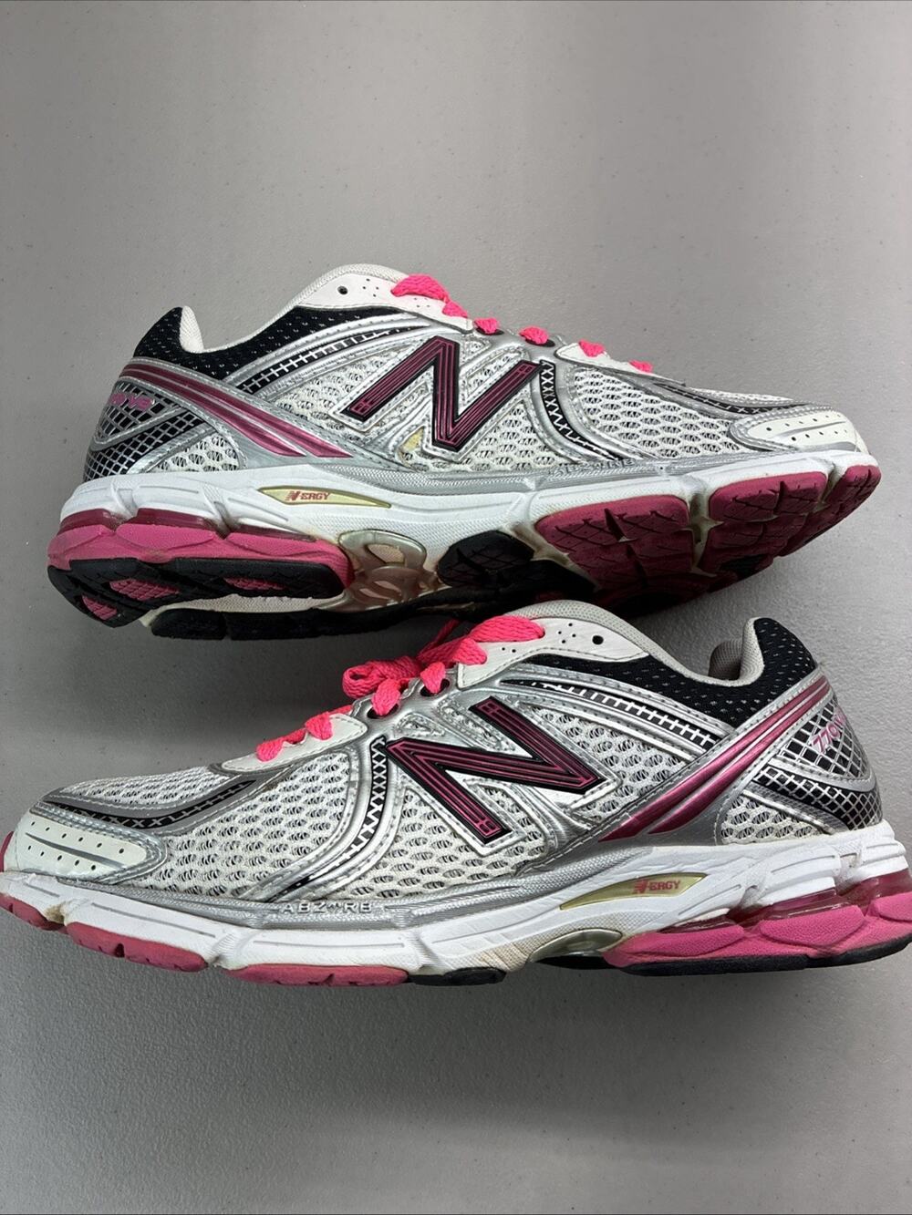 New Balance Womens 770 V2 Silver/Pink Running Shoes Trainers Sz 8 Susan G Komen